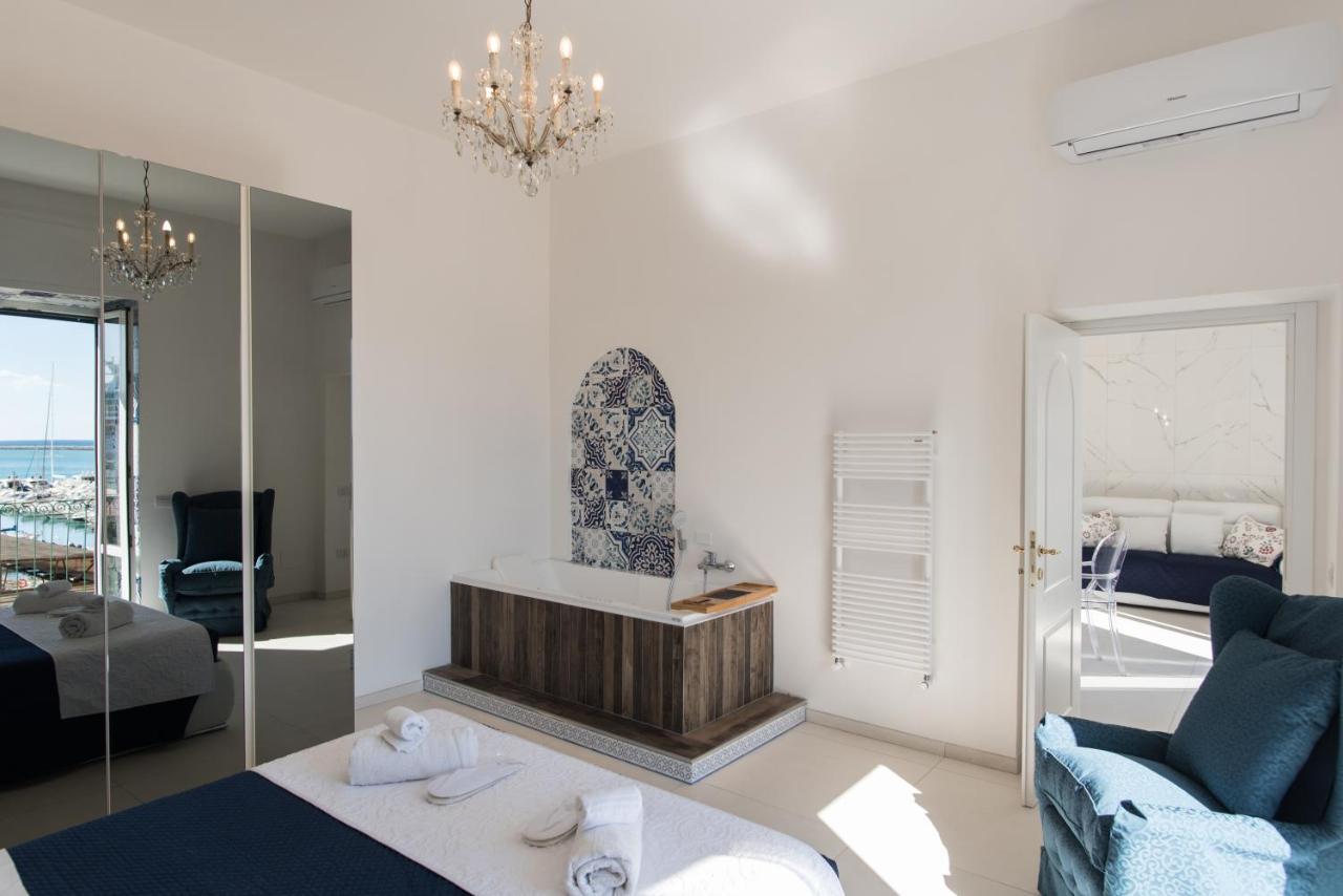Relais Mareluna - Luxury Apartments Salerno Zewnętrze zdjęcie